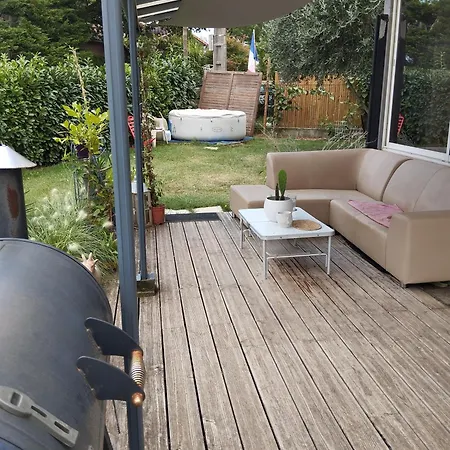 Chez Muriel Et Elain *